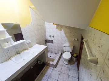 SE VENDE CASA DE 2 PISOS CON LOCAL COMERCIAL EN BOCANEGRA CALLAO
