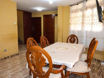 SE VENDE CASA DE 2 PISOS CON LOCAL COMERCIAL EN BOCANEGRA CALLAO
