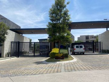 CASA DE ENTREGA INMEDIATA EN LOMAS DE ANGELÓPOLIS 2 - PUEBLA