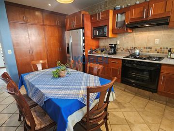 CASA EN VENTA EN PRIVADA EN VILLAS DE IRAPUATO