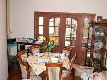 CASA EN VENTA DE 6 DORMITORIOS, Sector Av. Primero de Mayo C1467