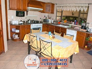 CASA EN VENTA DE 6 DORMITORIOS, Sector Av. Primero de Mayo C1467
