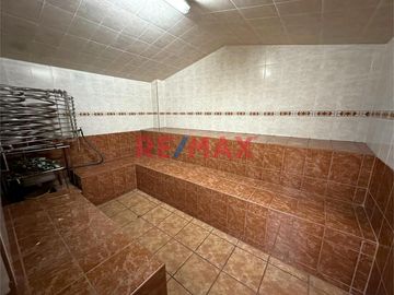 Se Vende Edificio Implementado Para El Giro De Negocio: Bienestar Y Salud