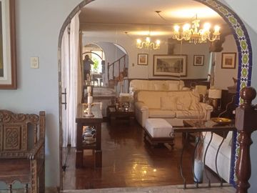 VENDO EXCELENTE CASA CON CHIMENEA EN SAN BORJA CERCA A PARQUE Y AV. PARQUE SUR