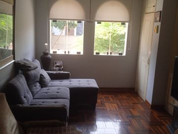 VENDO EXCELENTE CASA CON CHIMENEA EN SAN BORJA CERCA A PARQUE Y AV. PARQUE SUR