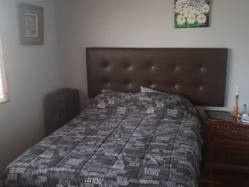 VENDO EXCELENTE CASA CON CHIMENEA EN SAN BORJA CERCA A PARQUE Y AV. PARQUE SUR