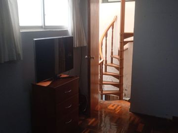 VENDO EXCELENTE CASA CON CHIMENEA EN SAN BORJA CERCA A PARQUE Y AV. PARQUE SUR