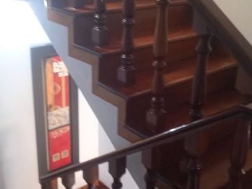 VENDO EXCELENTE CASA CON CHIMENEA EN SAN BORJA CERCA A PARQUE Y AV. PARQUE SUR