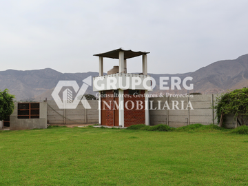 Casa de Campo con Amplio Terreno en Venta en Pachacamac de 1,764 m²