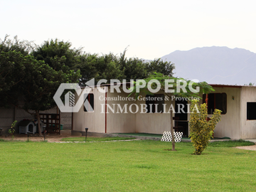 Casa de Campo con Amplio Terreno en Venta en Pachacamac de 1,764 m²