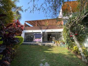 Vista y Salida Directa a Parque, Espacios Amplios y Abiertos, Jardín Encantador