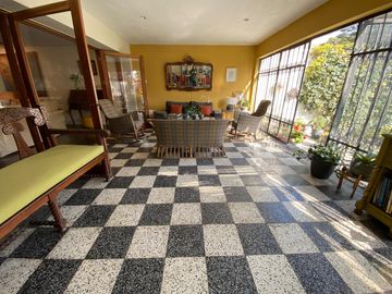Vista y Salida Directa a Parque, Espacios Amplios y Abiertos, Jardín Encantador