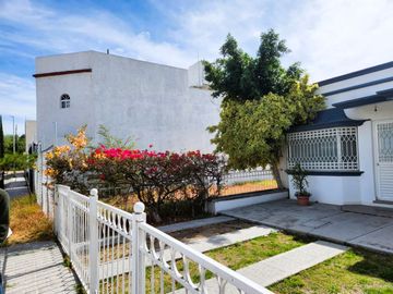 CASA EN VENTA EN RESIDENCIAL ITALIA CERCA DE LA UAQ
