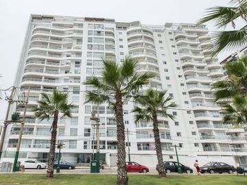 Vista Al Mar, Dpto Sin Muebles en Malecón de Magdalena.