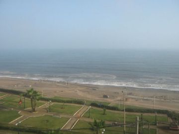 Vista Al Mar, Dpto Sin Muebles en Malecón de Magdalena.