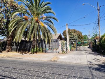 ¡OPORTUNIDAD!!!! CASA COMERCIAL EN LA COMUNA DE LA REINA
