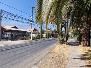 ¡OPORTUNIDAD!!!! CASA COMERCIAL EN LA COMUNA DE LA REINA