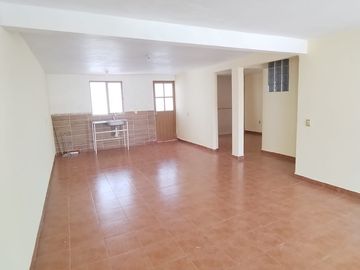 CASA ECONOMICA EN COL VIVEROS DE LA LOMA $795,000