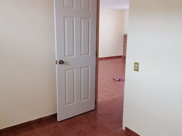 CASA ECONOMICA EN COL VIVEROS DE LA LOMA $795,000