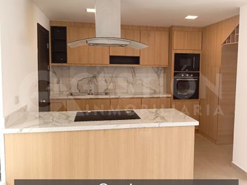 CASA A ESTRENAR, 267 metros, Valle de Los Chillos, Conocoto