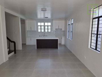 HOUSE AND LOT FOR SALE IN VALLEY 5 PARANAQUE