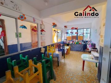 VENTA DE CASA USADA CERCA AV PIPILA, COCHERA 3 AUTOS, 3 RECAMARAS, CUARTO DE SERVICIO