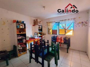 VENTA DE CASA USADA CERCA AV PIPILA, COCHERA 3 AUTOS, 3 RECAMARAS, CUARTO DE SERVICIO