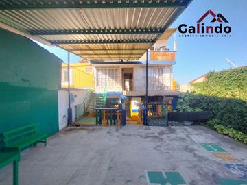 VENTA DE CASA USADA CERCA AV PIPILA, COCHERA 3 AUTOS, 3 RECAMARAS, CUARTO DE SERVICIO
