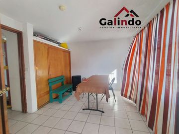 VENTA DE CASA USADA CERCA AV PIPILA, COCHERA 3 AUTOS, 3 RECAMARAS, CUARTO DE SERVICIO