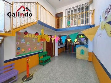 VENTA DE CASA USADA CERCA AV PIPILA, COCHERA 3 AUTOS, 3 RECAMARAS, CUARTO DE SERVICIO