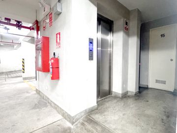 VENTA DE ESPACIOSO ESTACIONAMIENTO + DEPÓSITO INDEPENDIENTE || URB. LA CALERA - SURQUILLO