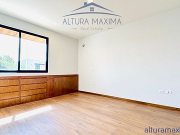 Casa Nueva en Venta Levana Residencial Av Inglaterra Zapopan