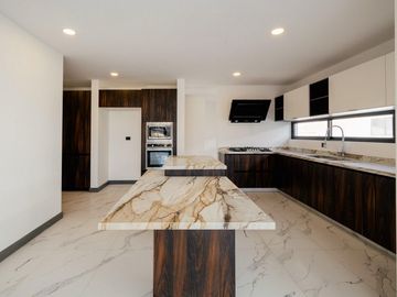 VENTA DE CASA NUEVA RESIDENCIAL EN LOMAS DE ANGELOPOLIS III, PUEBLA GRAN RESERVA