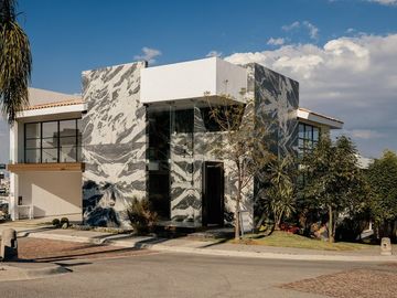 VENTA DE CASA NUEVA RESIDENCIAL EN LOMAS DE ANGELOPOLIS III, PUEBLA GRAN RESERVA