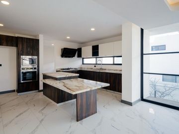 VENTA DE CASA NUEVA RESIDENCIAL EN LOMAS DE ANGELOPOLIS III, PUEBLA GRAN RESERVA