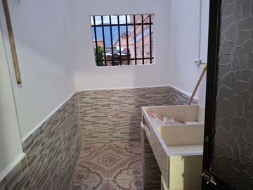 VENDO APARTA- ESTUDIO DE SEGUNDO PISO, BIEN BARATO, EN BARBOSA ANTIOQUIA.