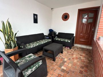 VENDO CASA ESQUINERA EN CONJUNTO TESORO DEL CACIQUE EN BUCARAMANGA