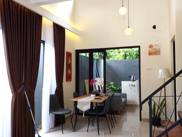 Rumah 2 Lantai Scandinavian dekat Jalan Besi Jangkang