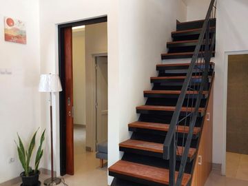 Rumah 2 Lantai Scandinavian dekat Jalan Besi Jangkang