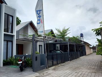 Rumah 2 Lantai Scandinavian dekat Jalan Besi Jangkang