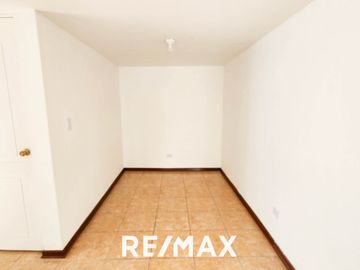 VENTA DE ACOGEDORA CASA FRENTE A PARQUE EN LA MEJOR ZONA DE SURCO