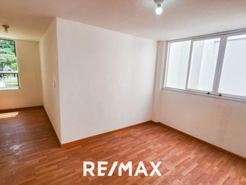 VENTA DE ACOGEDORA CASA FRENTE A PARQUE EN LA MEJOR ZONA DE SURCO