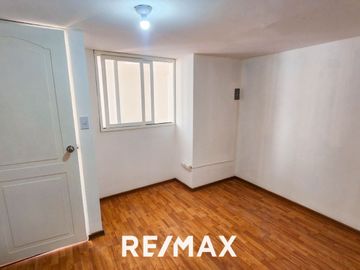 VENTA DE ACOGEDORA CASA FRENTE A PARQUE EN LA MEJOR ZONA DE SURCO