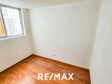VENTA DE ACOGEDORA CASA FRENTE A PARQUE EN LA MEJOR ZONA DE SURCO