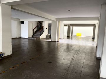 VENTA DE DEPARTAMENTO DUPLEX 4TO PISO URB. SANTA EDELMIRA