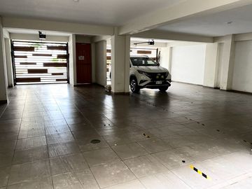 VENTA DE DEPARTAMENTO DUPLEX 4TO PISO URB. SANTA EDELMIRA