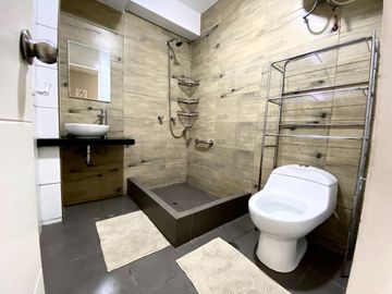 VENTA DE DEPARTAMENTO DUPLEX 4TO PISO URB. SANTA EDELMIRA