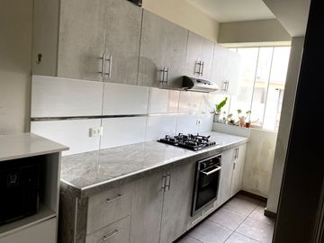 VENTA DE DEPARTAMENTO DUPLEX 4TO PISO URB. SANTA EDELMIRA
