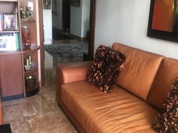En Venta Amplio Departamento Gónzales Suárez