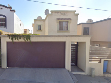 EXCELENTE CASA EN FRACCIONAMIENTO EN ENSENADA, B.C